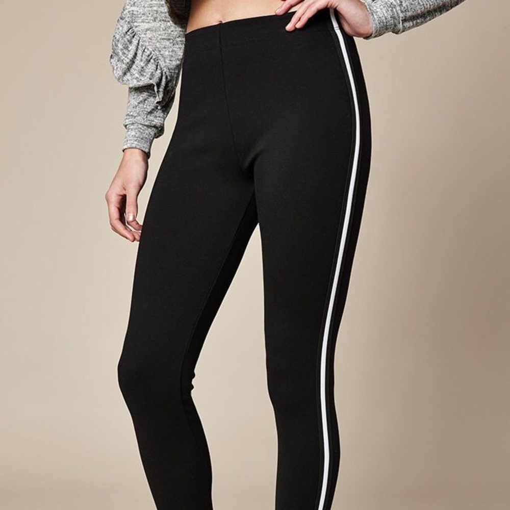 LA Hearts Stripe Stirrup Leggings